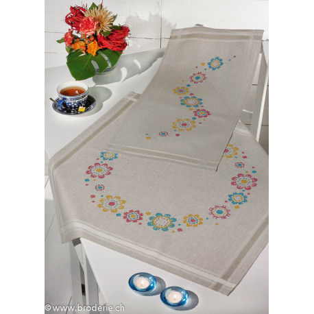 Permin, kit imprimé chemin de table fleurs d'été (PE63-3851)