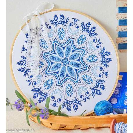 Isabelle Vautier, grille rosace Delft (MAND07)